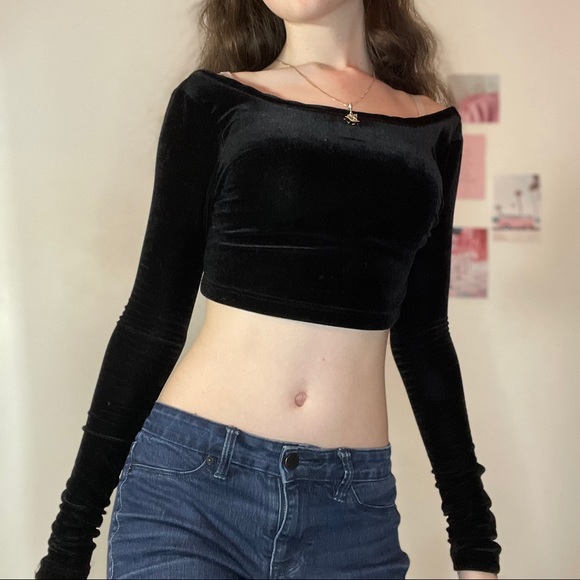 Black velvet crop top - Picture 4 of 10